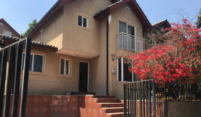 EN VENTA HERMOSA CASA CIMA ESCARPADA, PUENTE ALTO